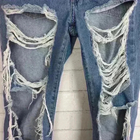 Fashion Nova Don't Kill My Vibe Boyfriend Jeans - Picture 7 of 8